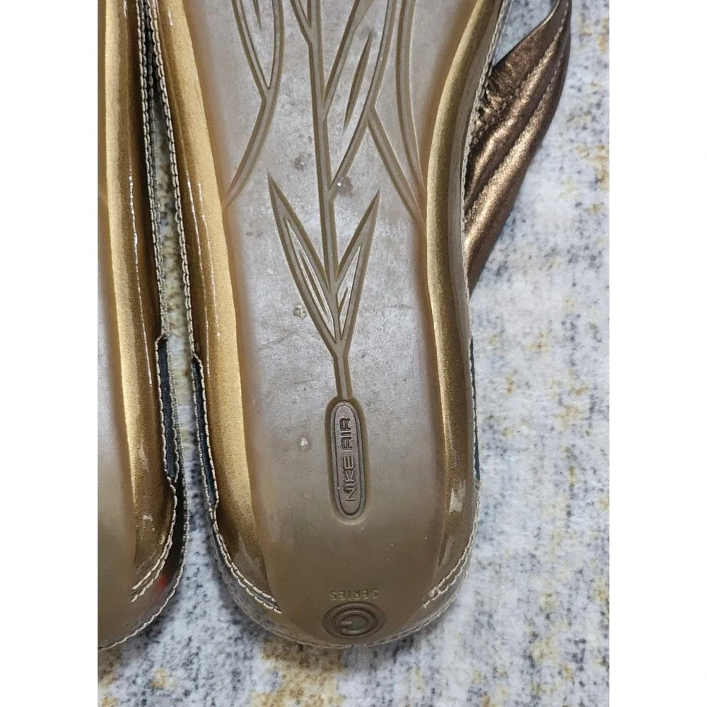 Cole Haan Women's Air Layne Metallic Bronze Leather Thong Sandals Size 9 D21701